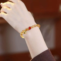AURA LITH citrine crystal bracelet designed for Gemini zodiac alignment, clearing mental fog and supporting expansion.