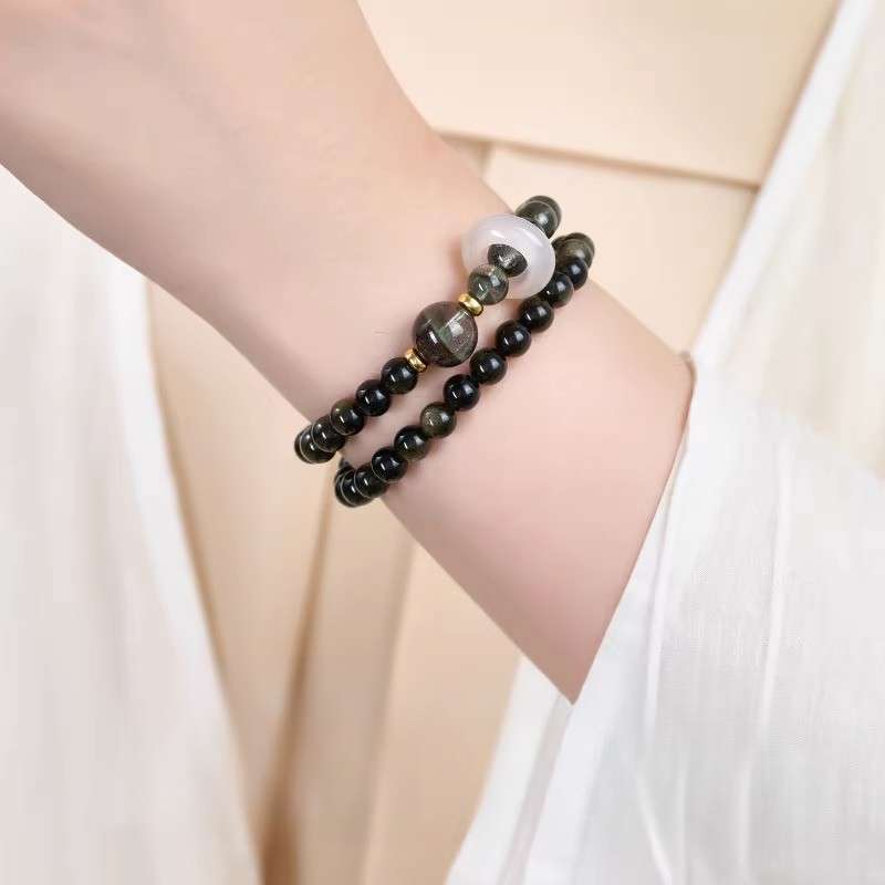 AURA LITH green crystal bracelet designed for Virgo zodiac alignment, helping to clear chaotic thoughts and shield the aura.