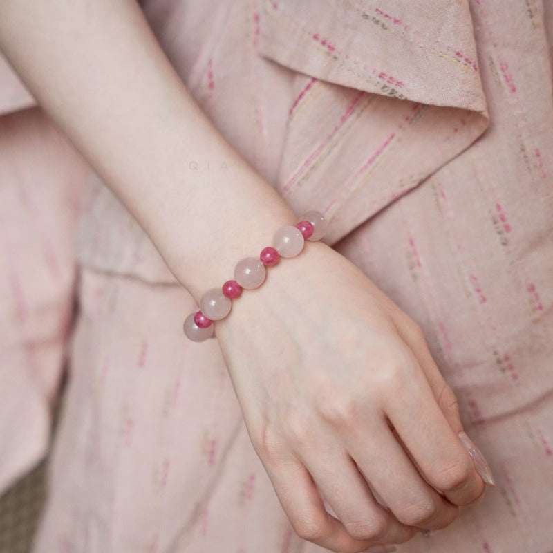 Spiritual crystal chakra bracelet for cultivating unconditional love and peace, perfect as a personalized mindfulness crystal gift.