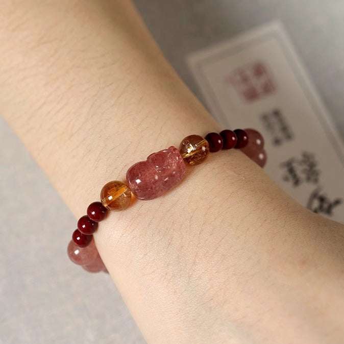 AURA LITH yellow citrine crystal bracelet designed for solar plexus chakra alignment and boosting willpower.